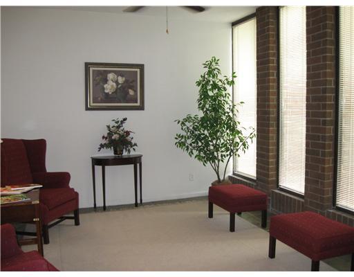 900 Washington Road, Unit 304 Mt. Lebanon, PA 15228 - Photo 18 of 18 Lobby/Reception. There are two areas to wait for your rides