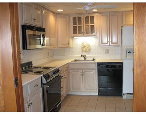 900 Washington Road, Unit 304 Mt. Lebanon, PA 15228 - Photo 3 of 18 Kitchen. Lovely updated kitchen with light wood cabinets and hard surface counter tops. It is fully equipped.