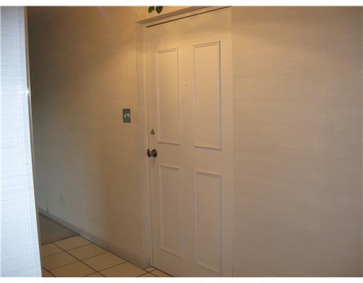 900 Washington Road, Unit 304 Mt. Lebanon, PA 15228 - Photo 9 of 18 Entry/Foyer. Ceramic entrance to 304 with guest closet. It is open in both directions.