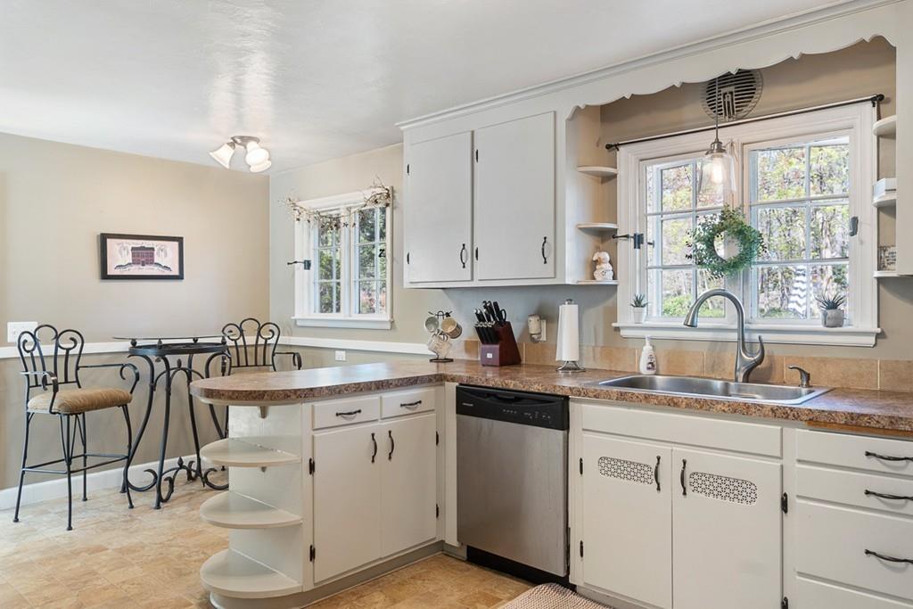 86 Lovell Road Holden, MA 01520 - Photo 15 of 41 Gallery Image 15