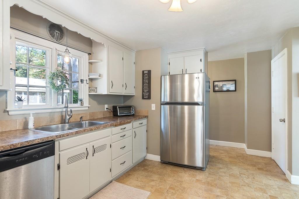 86 Lovell Road Holden, MA 01520 - Photo 16 of 41 Gallery Image 16
