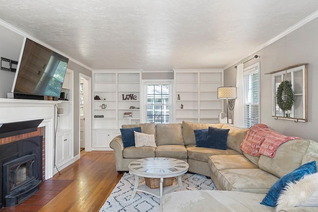86 Lovell Road Holden, MA 01520 - Photo 5 of 41 Gallery Image 5