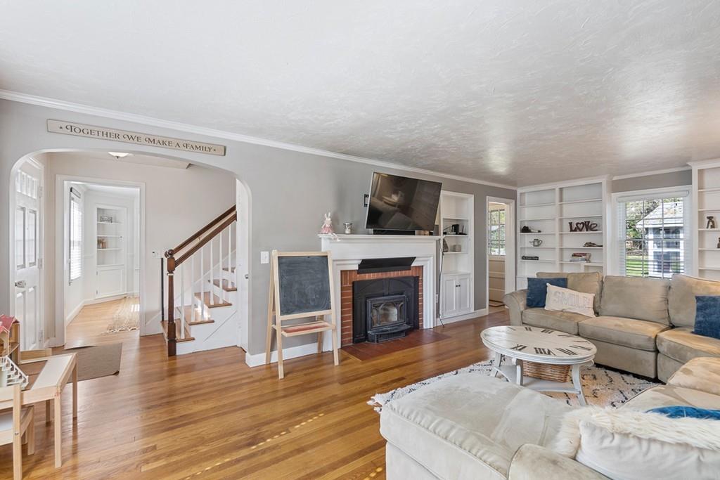 86 Lovell Road Holden, MA 01520 - Photo 6 of 41 Gallery Image 6
