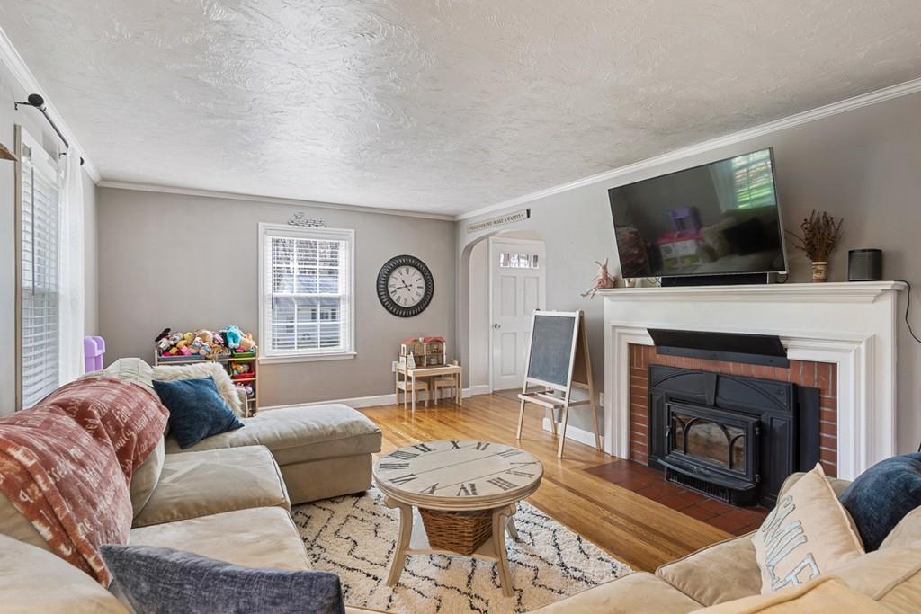 86 Lovell Road Holden, MA 01520 - Photo 8 of 41 Gallery Image 8