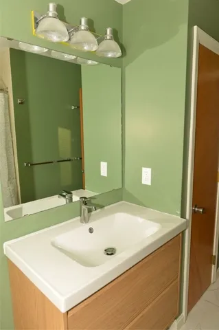 $2,500 | 55 Vinton Avenue, Unit 1, Cranston, RI 02920