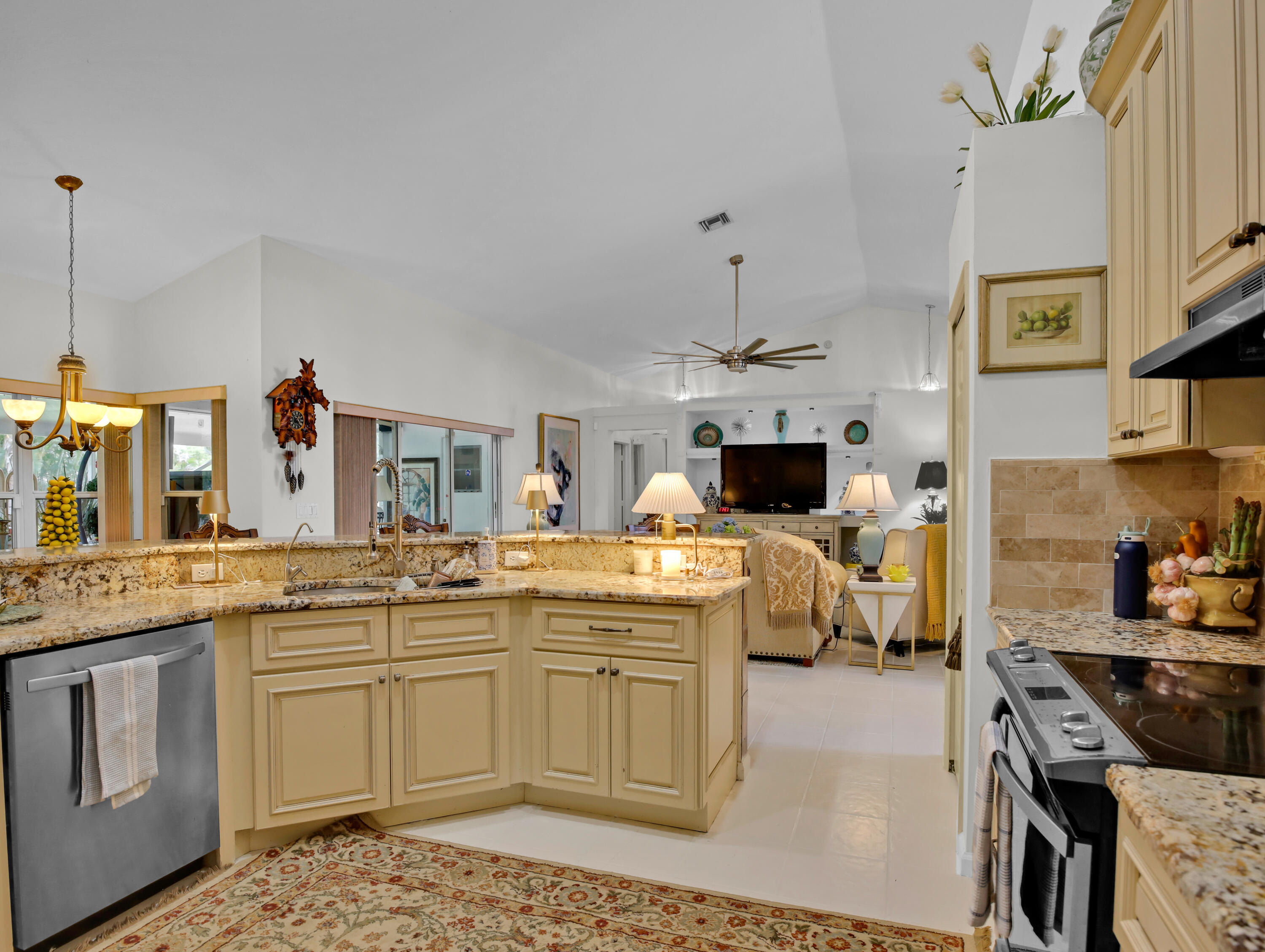 15049 85th Road North Loxahatchee, FL 33470 - Photo 27 of 53 Kitchen