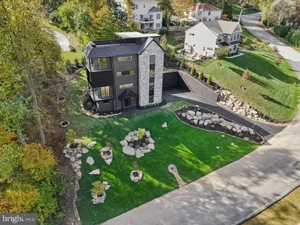 $1,599,000 | 12 Langton Lane, Newtown Square, PA 19073