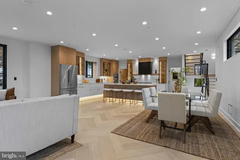 $1,599,000 | 12 Langton Lane, Newtown Square, PA 19073