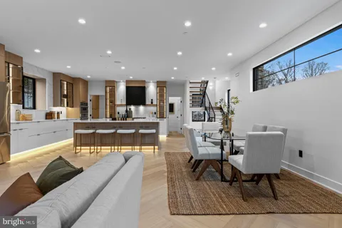 $1,599,000 | 12 Langton Lane, Newtown Square, PA 19073