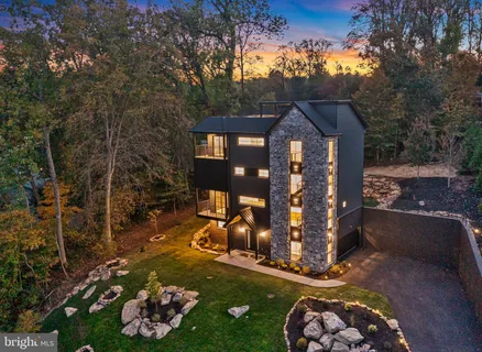 $1,599,000 | 12 Langton Lane, Newtown Square, PA 19073