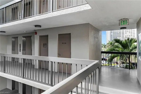 $625,000 | 601 Seaview Court, Unit C401, Marco Island, FL 34145