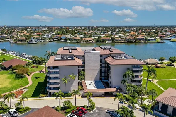 $625,000 | 601 Seaview Court, Unit C401, Marco Island, FL 34145