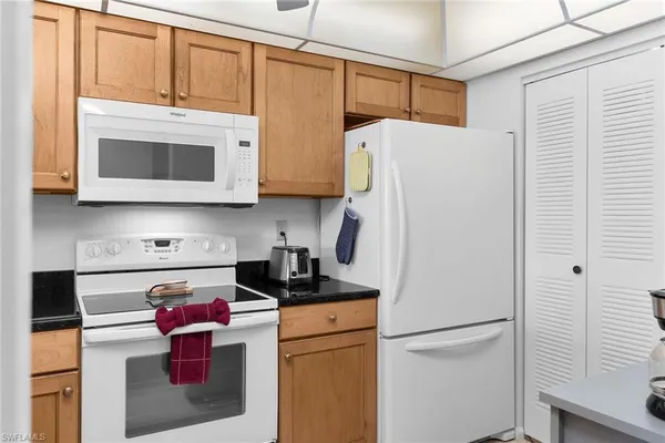 $625,000 | 601 Seaview Court, Unit C401, Marco Island, FL 34145