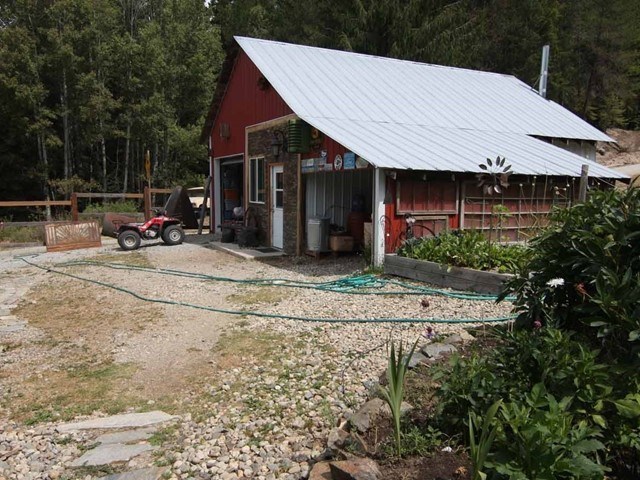 1602 Thompson Road Elk, WA 99009 - Photo 9 of 49 Gallery Image 9