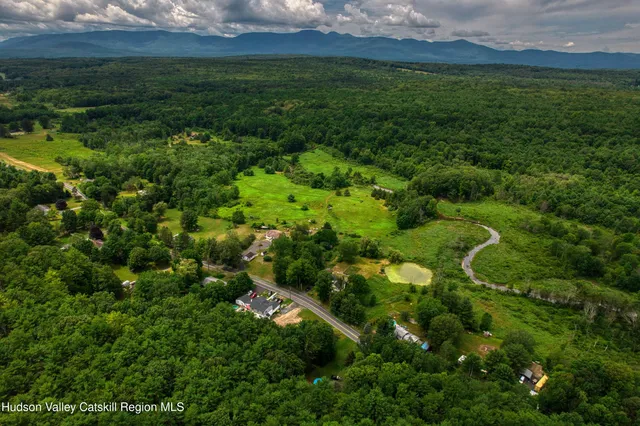 $275,000 | 651 County Road 45, Earlton, NY 12058