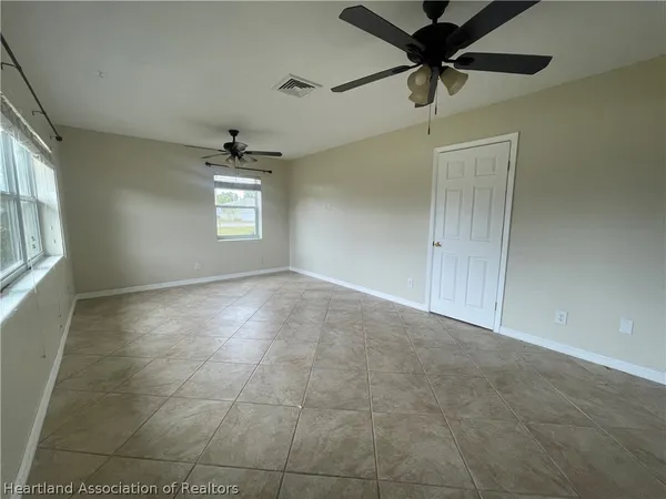 $1,425 | 400 S Pine South, Lake Placid, FL 33852