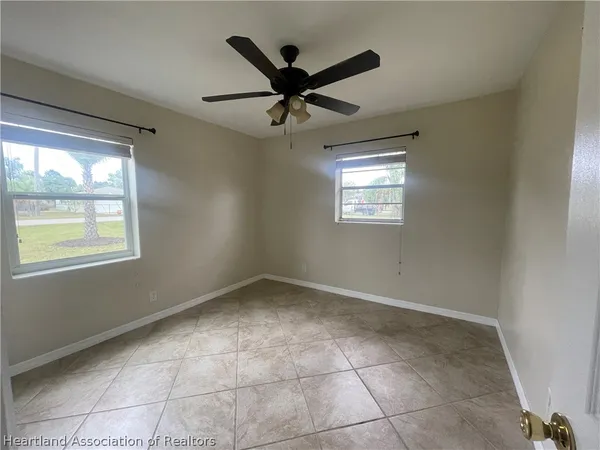 $1,425 | 400 S Pine South, Lake Placid, FL 33852