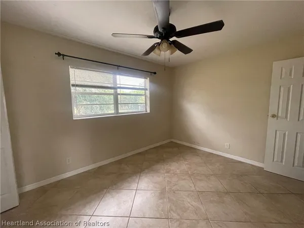 $1,425 | 400 S Pine South, Lake Placid, FL 33852