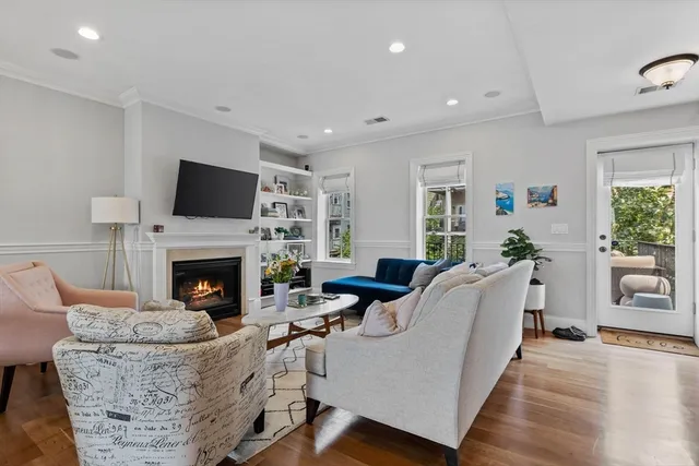 $4,700 | 8 Gates Street, Unit 2, Boston, MA 02127