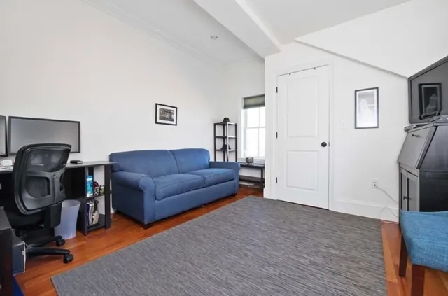 $4,700 | 8 Gates Street, Unit 2, Boston, MA 02127