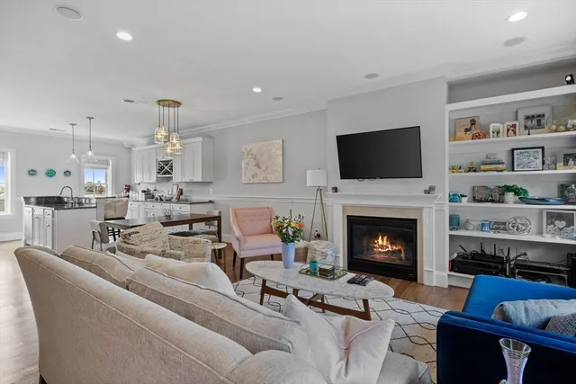 $4,700 | 8 Gates Street, Unit 2, Boston, MA 02127