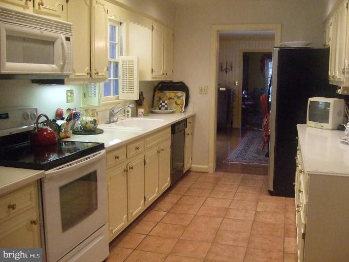 12509 Over Ridge Road Potomac, MD 20854 - Photo 14 of 30 Kitchen #2