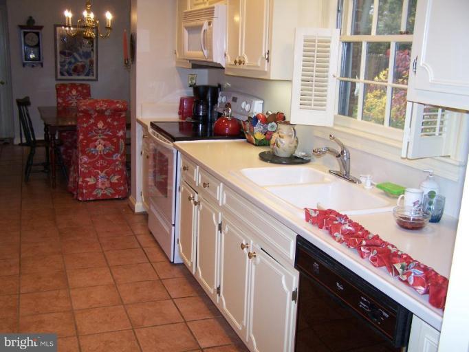 12509 Over Ridge Road Potomac, MD 20854 - Photo 3 of 30 Kitchen
