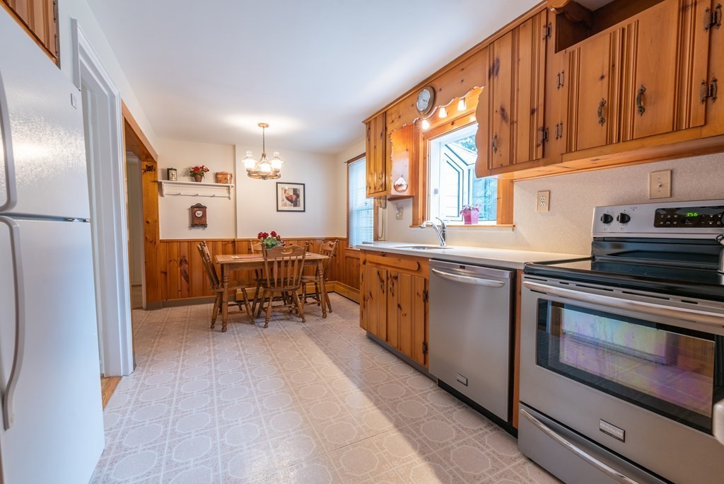 11 Eleanor Road Framingham, MA 01701 - Photo 6 of 30