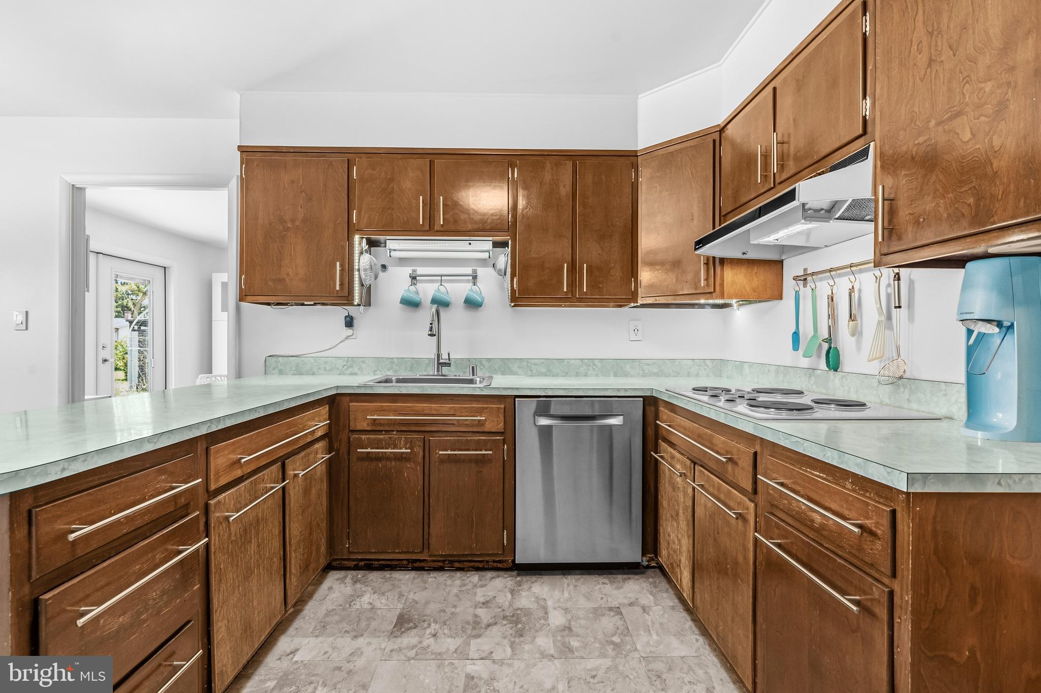 6831 Ridge Road Sykesville, MD 21784 - Photo 16 of 30