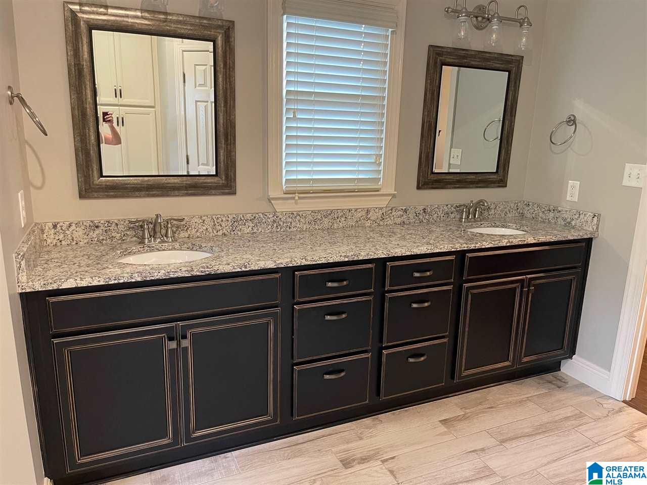 1046 Crest Road Leeds, AL 35094 - Photo 14 of 36