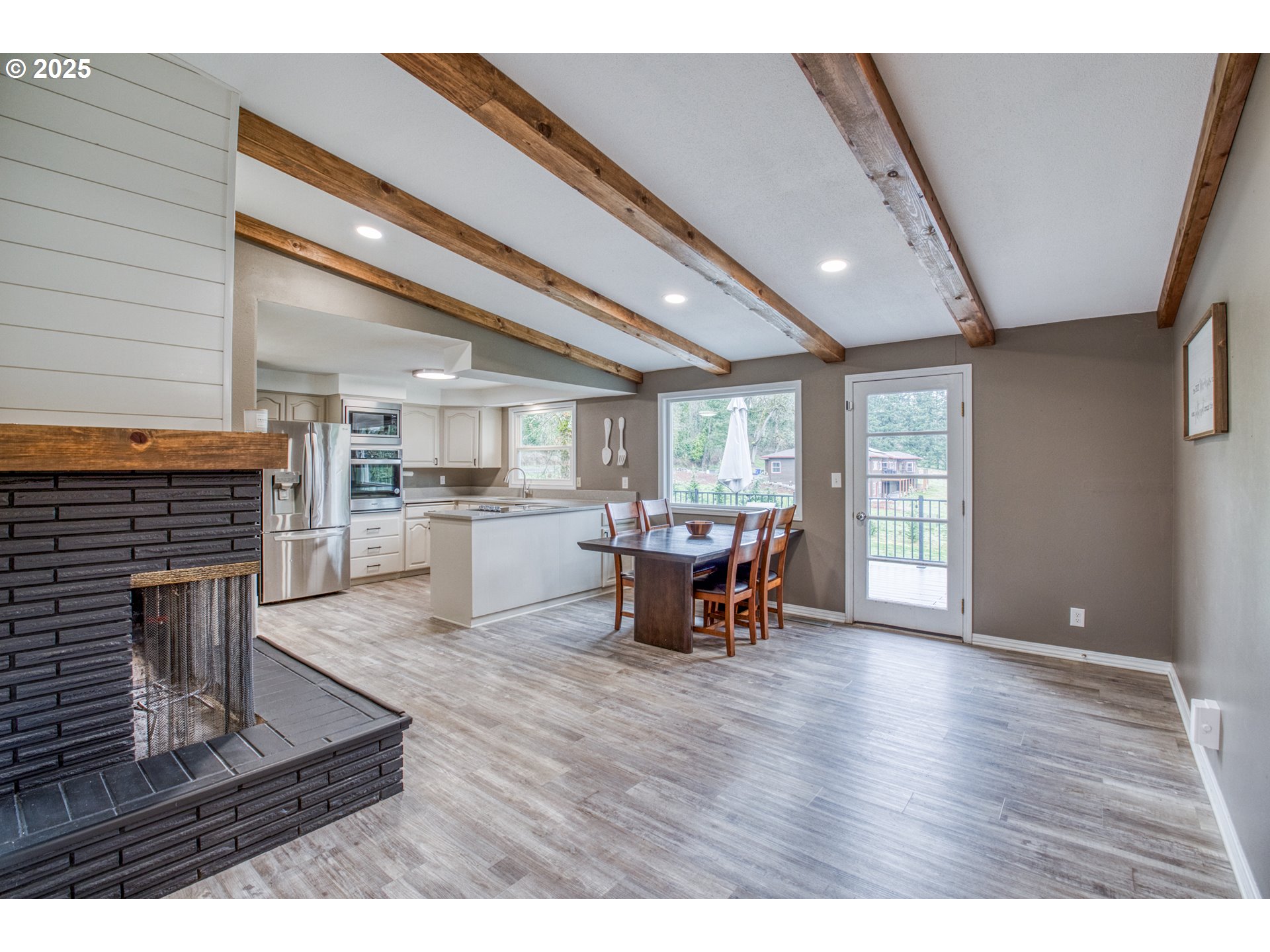 5370 Witzel Road Southeast Salem, OR 97317 - Photo 9 of 48 Gallery Image 9