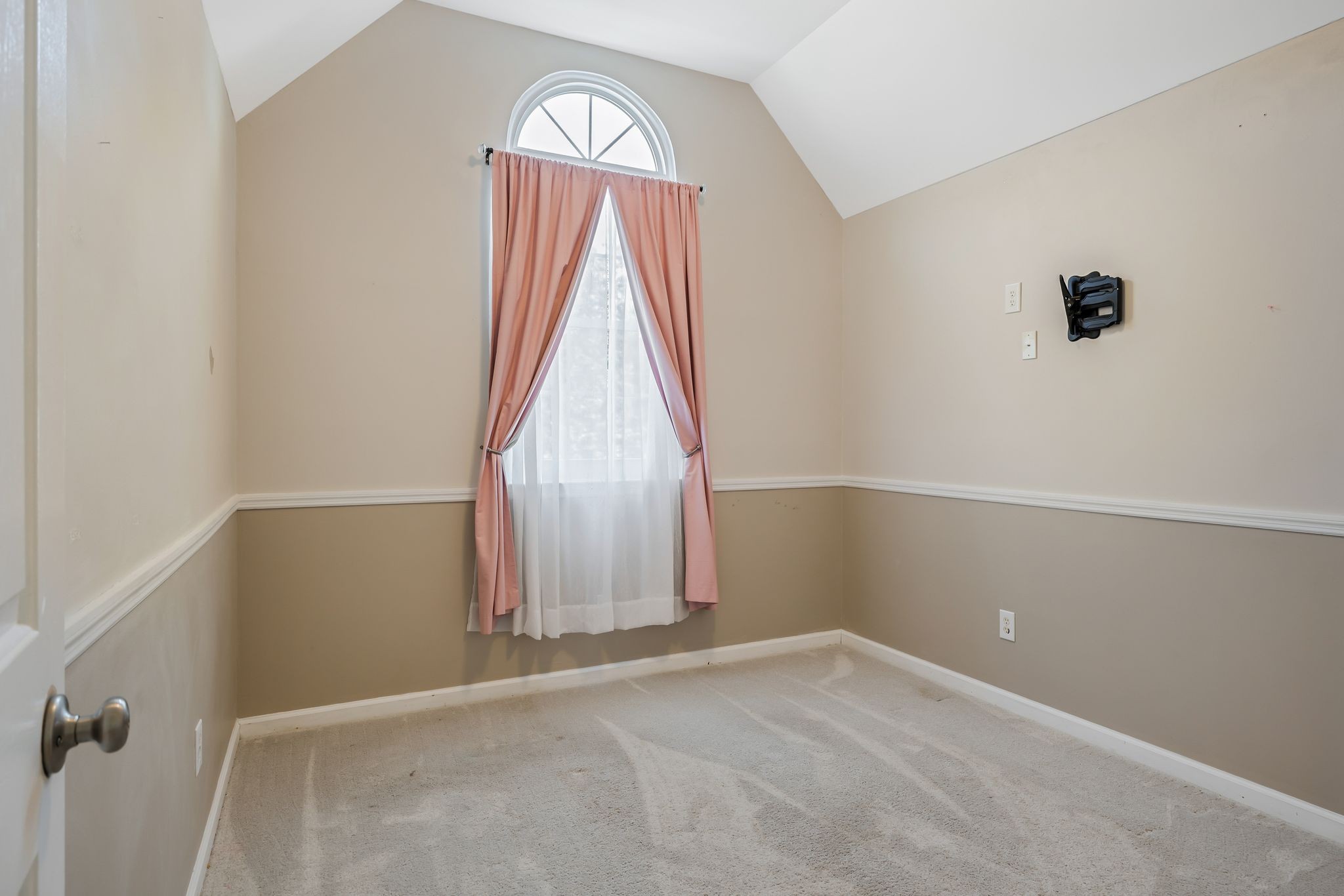 2117 Spring Hill Circle Spring Hill, TN 37174 - Photo 21 of 32 an empty room with windows