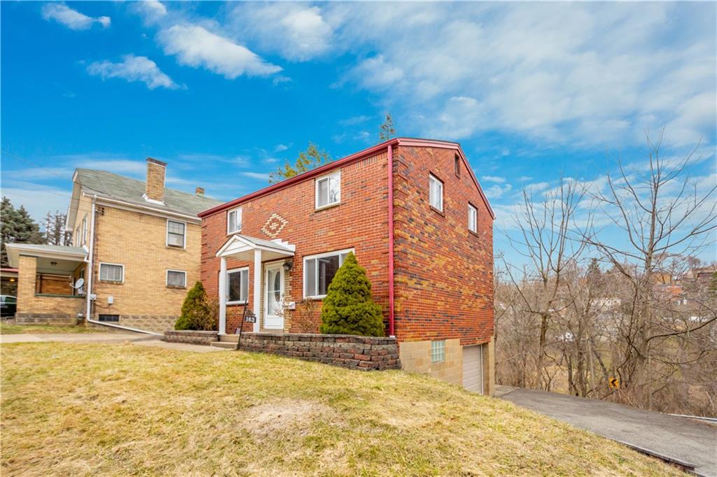 163 Pointview Road Pittsburgh, PA 15227 - Photo 3 of 25 Gallery Image 3