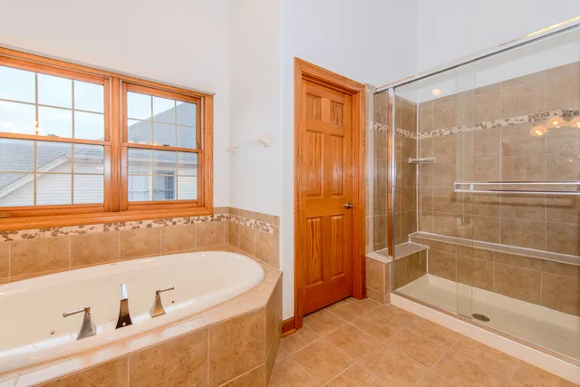 $750,000 | 27009 Ashgate Crossing, Plainfield, IL 60585