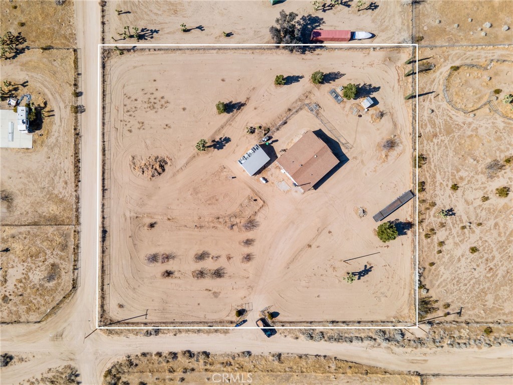 11524 Paramount Road Phelan, CA 92371 - Photo 29 of 34 front view of a bathroom