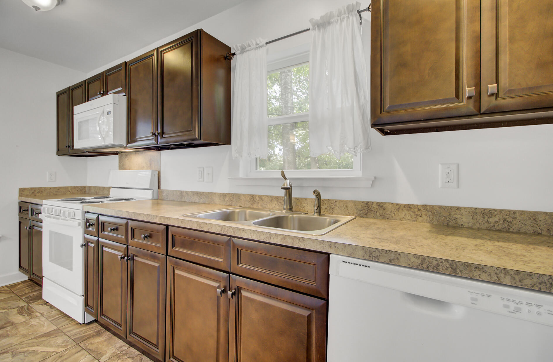 215 Cooper Street Moncks Corner, SC 29461 - Photo 13 of 31 12