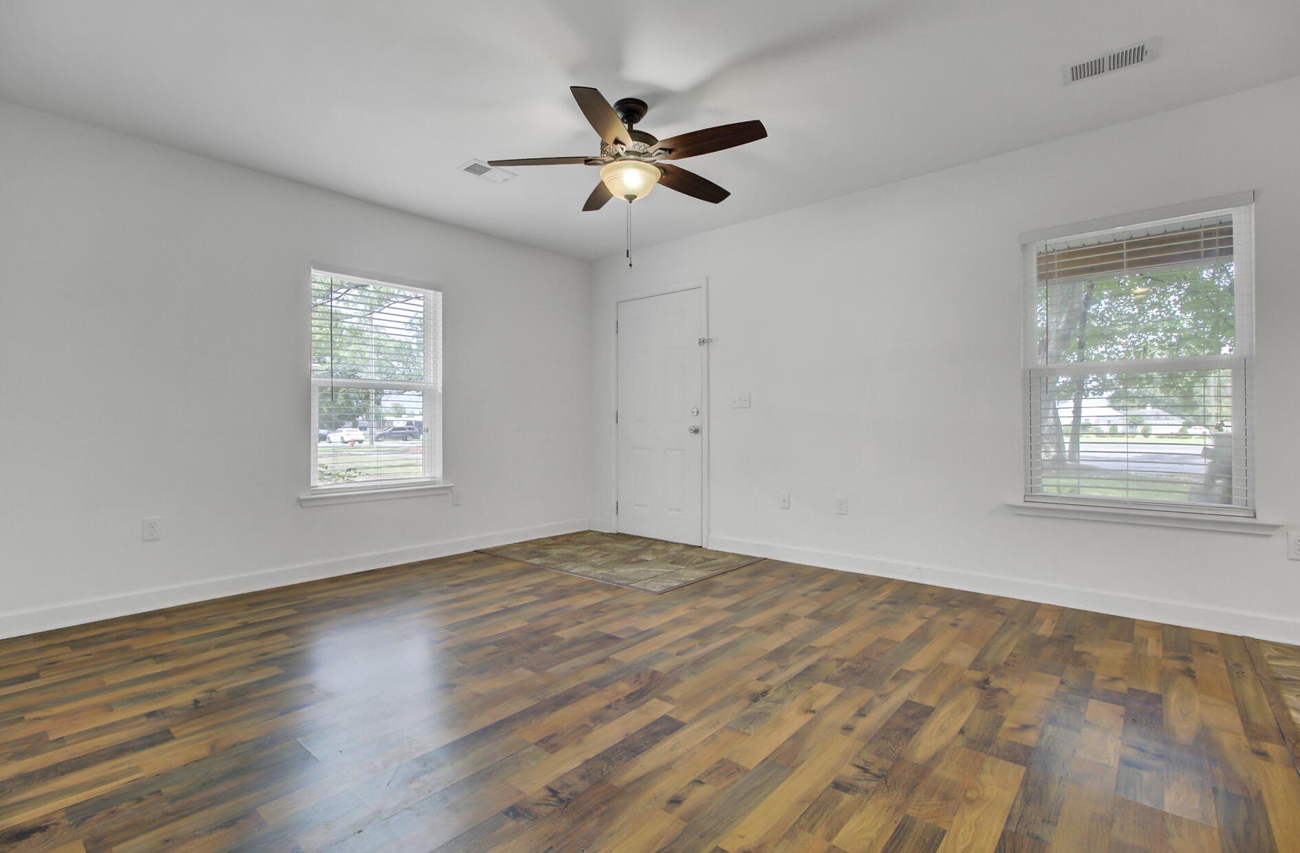 215 Cooper Street Moncks Corner, SC 29461 - Photo 6 of 31 8