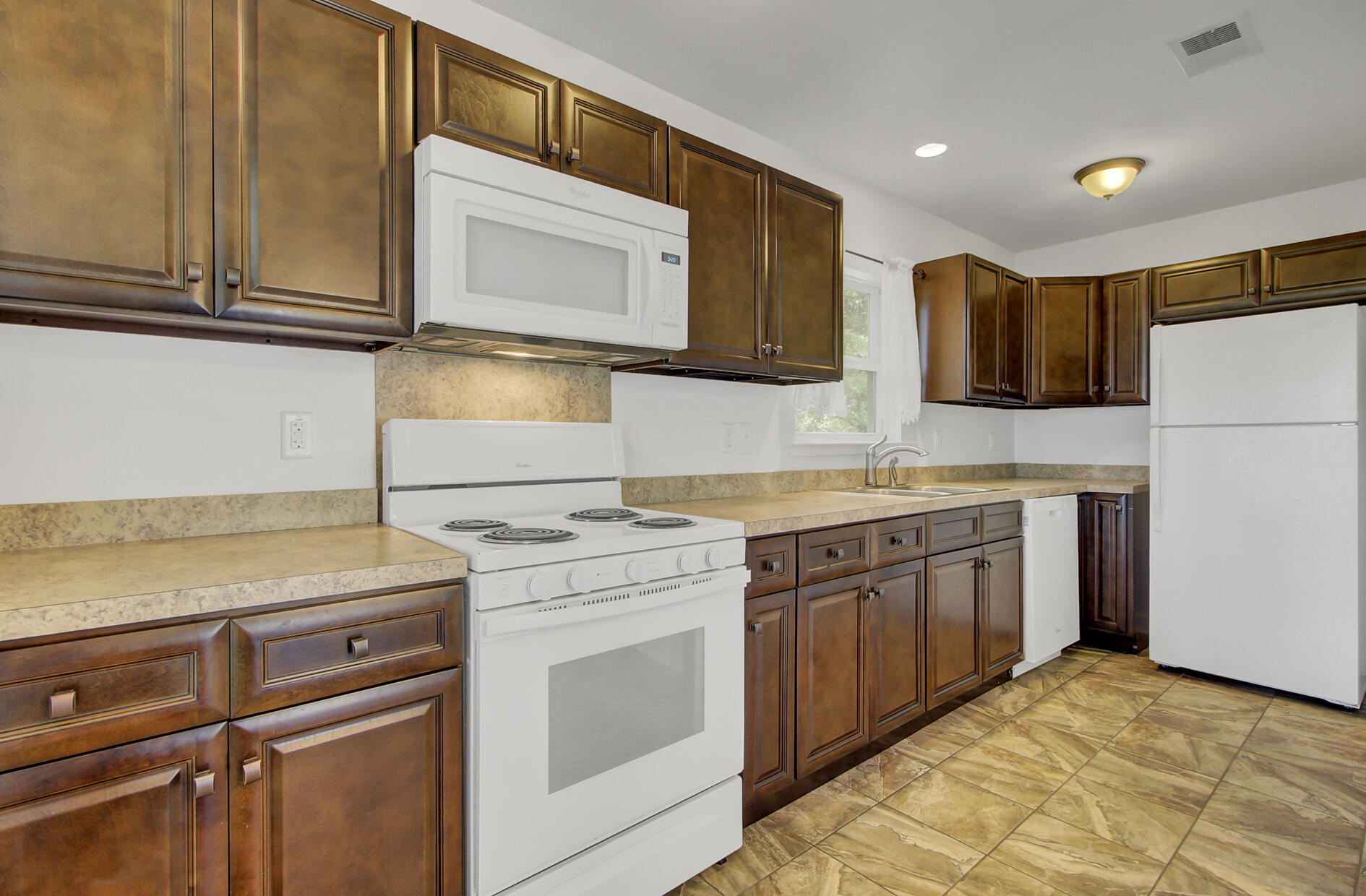 215 Cooper Street Moncks Corner, SC 29461 - Photo 9 of 31 11