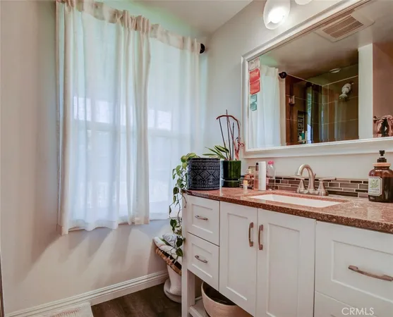 $5,500 | 138 Walnut Street, Costa Mesa, CA 92627