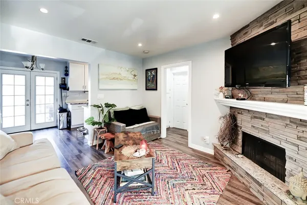 $5,500 | 138 Walnut Street, Costa Mesa, CA 92627