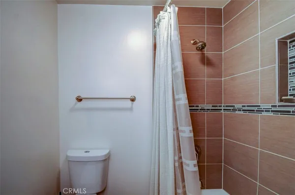 $5,900 | 138 Walnut Street, Costa Mesa, CA 92627