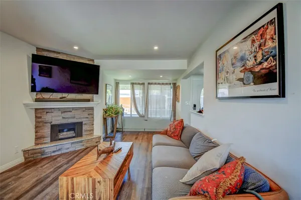 $5,500 | 138 Walnut Street, Costa Mesa, CA 92627