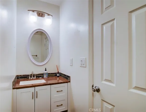 $5,500 | 138 Walnut Street, Costa Mesa, CA 92627