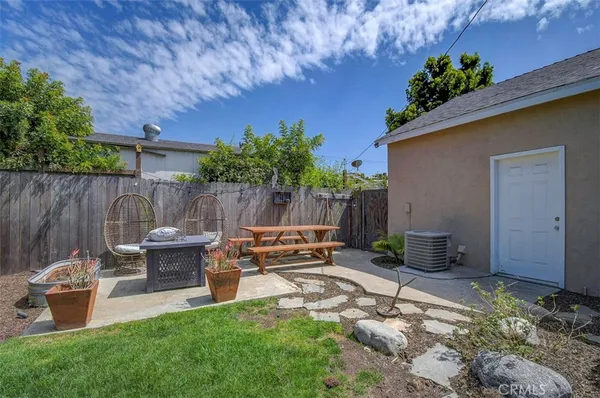 $5,500 | 138 Walnut Street, Costa Mesa, CA 92627
