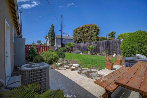 $5,500 | 138 Walnut Street, Costa Mesa, CA 92627