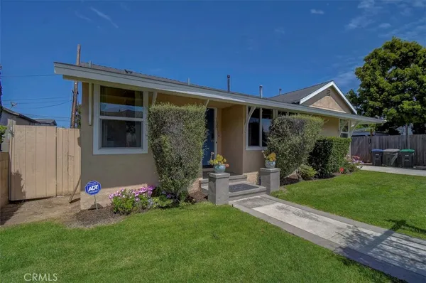 $5,500 | 138 Walnut Street, Costa Mesa, CA 92627