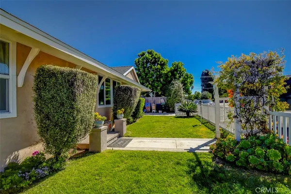 $5,500 | 138 Walnut Street, Costa Mesa, CA 92627