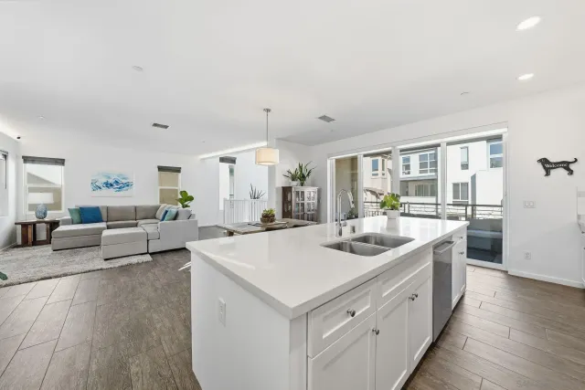 $1,575,000 | 8337 Summit Way, San Diego, CA 92108