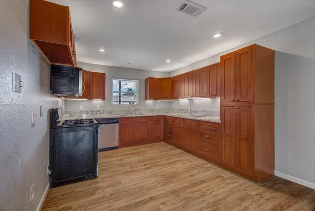 $350,000 | 170 Barracuda Street, Bayou Vista, TX 77563