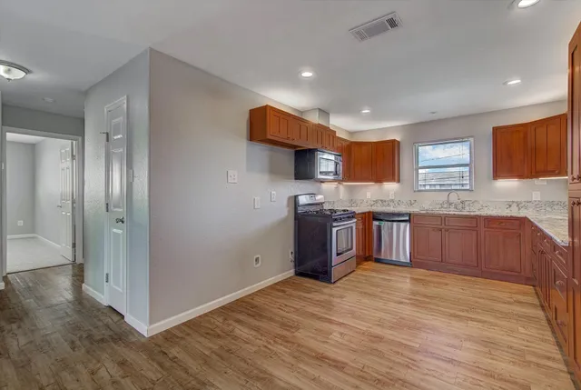 $350,000 | 170 Barracuda Street, Bayou Vista, TX 77563